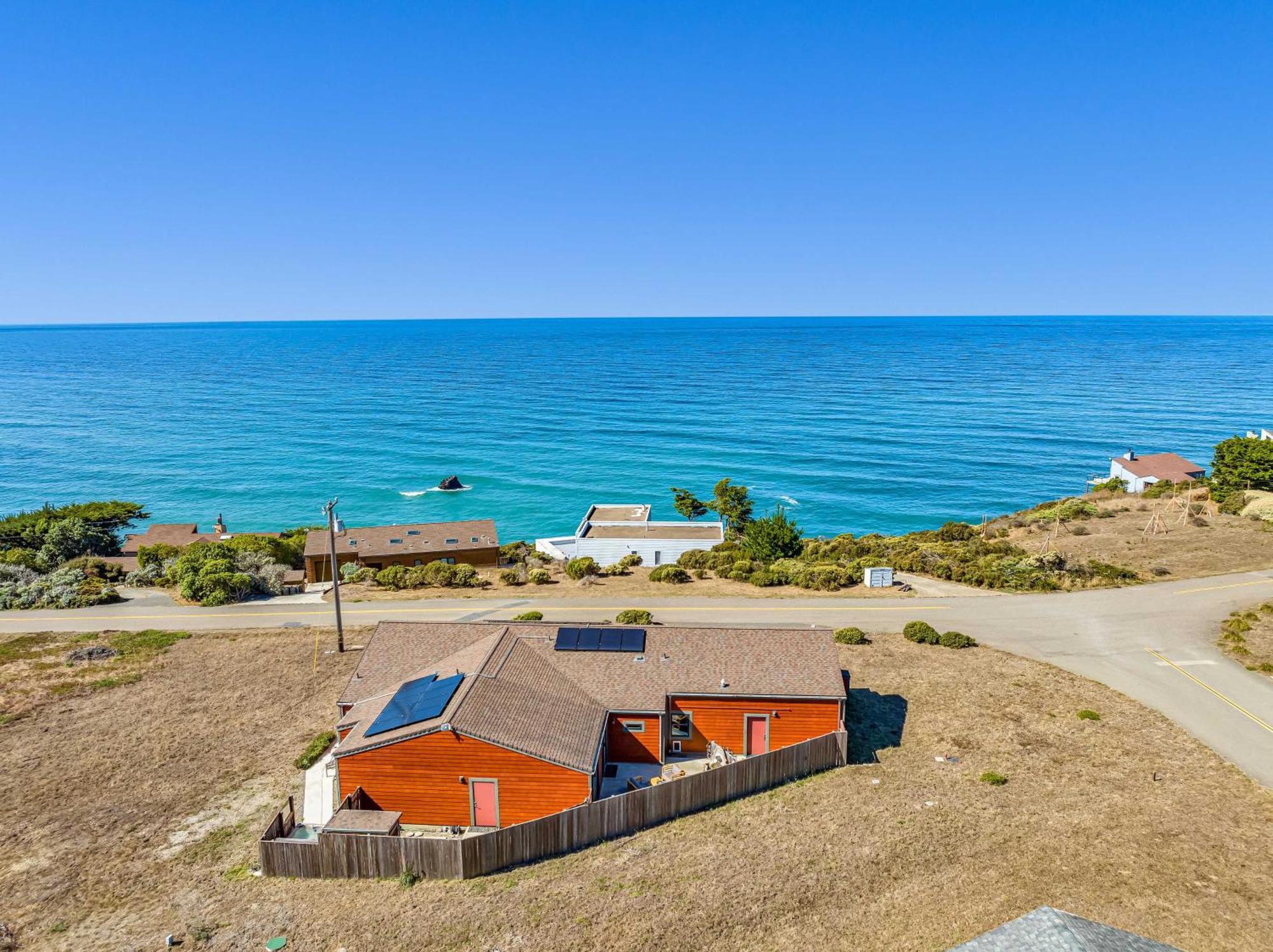 Dream Weaver House With Hot Tub And Ocean View! Villa Manchester Exteriör bild